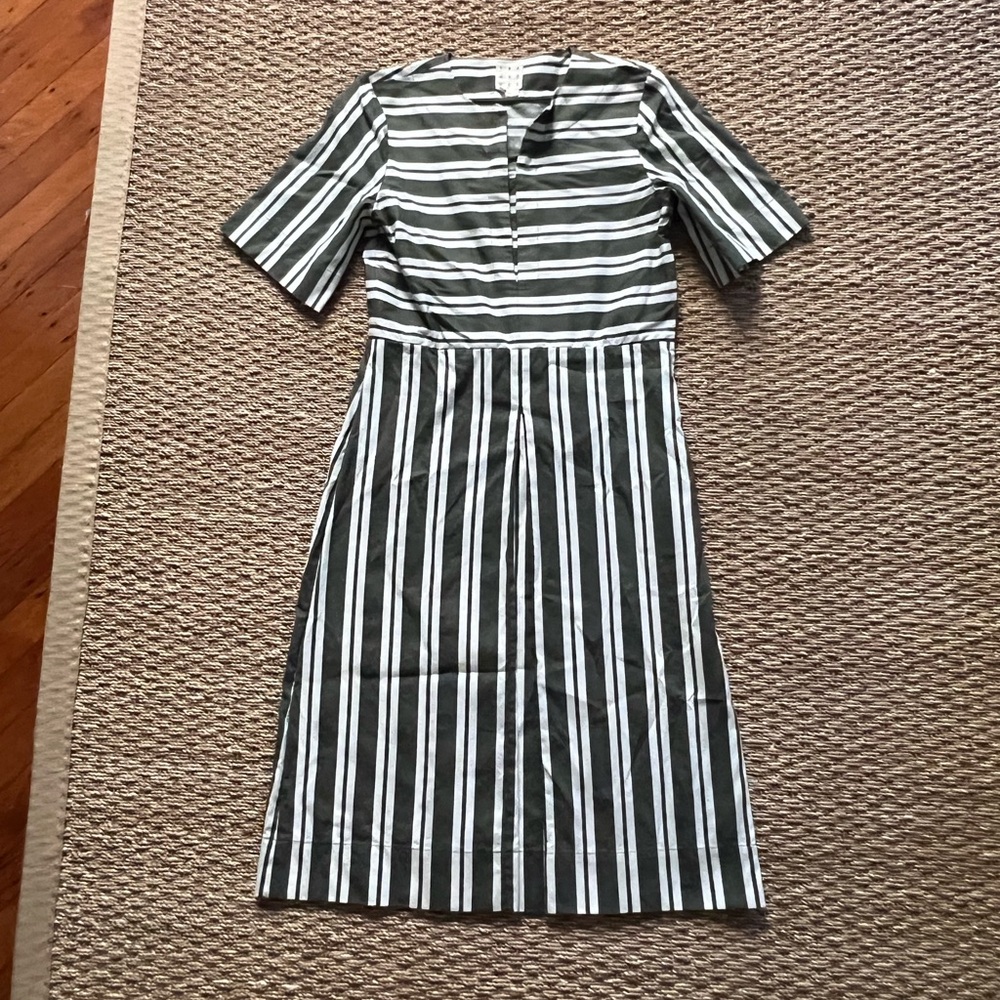 Trademark striped green and white dress size 2